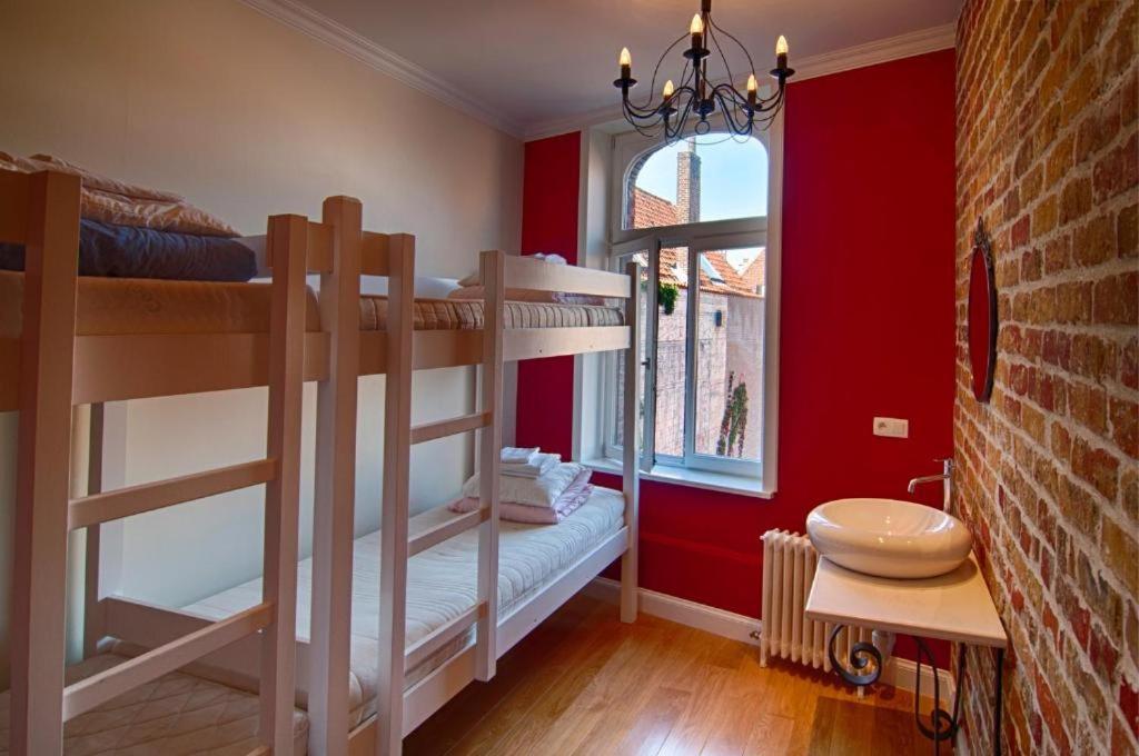 Hostel Lybeer Private Rooms Just For Two! Брюгге Экстерьер фото