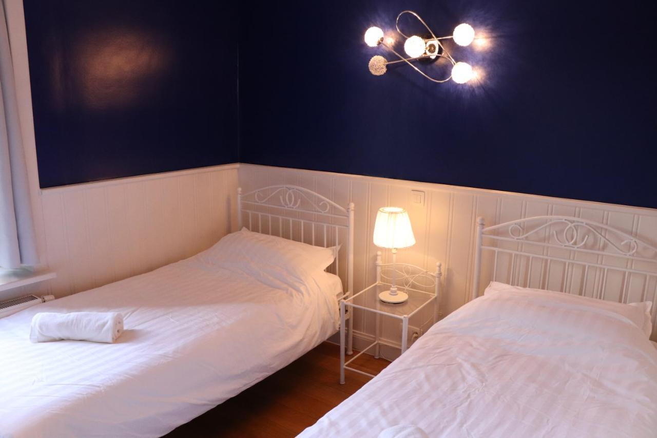 Hostel Lybeer Private Rooms Just For Two! Брюгге Экстерьер фото